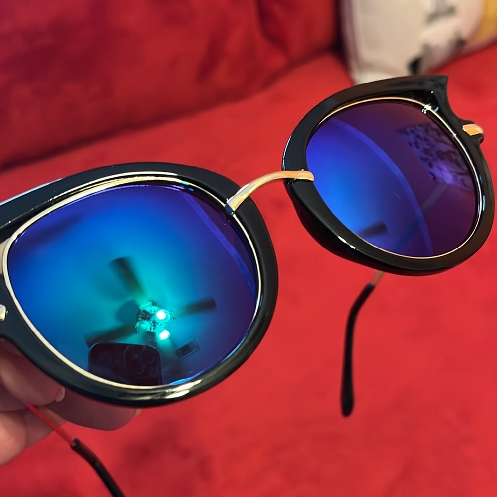 New cat 🐈‍⬛ woman sunglasses